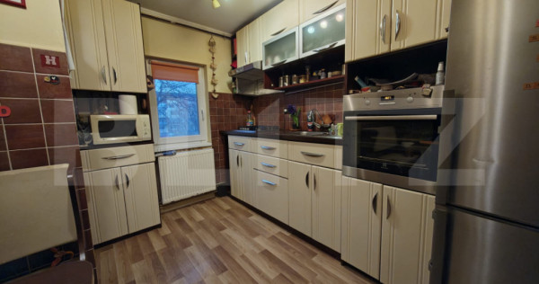 Apartament 4 camere, 82 mp utili, Micro 16