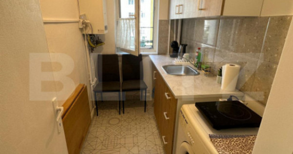 Apartament cu 2 camere, decomandat, etaj intermediar, mobila
