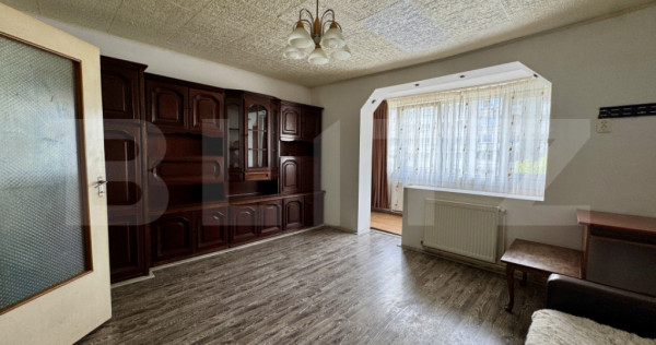 Garsoniera, 32 mp + 7 mp balcon, zona Dambu