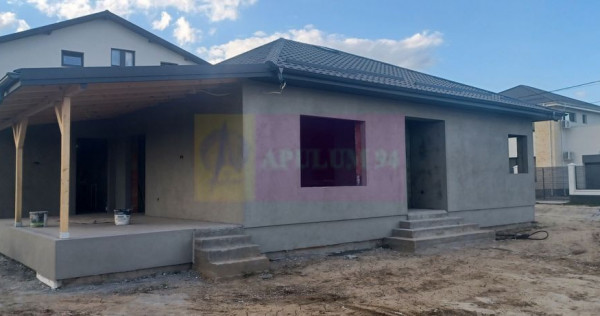 Săbăreni, casă nouă parter 137 mp, curte 400 mp