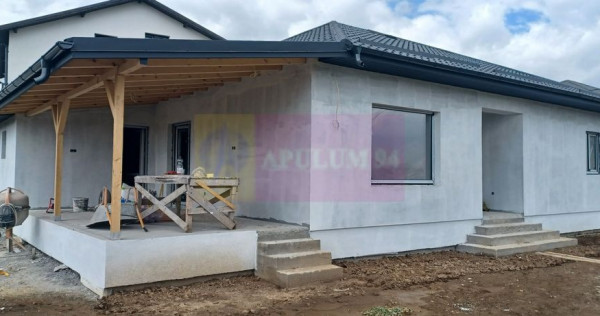 Săbăreni, casă nouă parter 137 mp, curte 400 mp