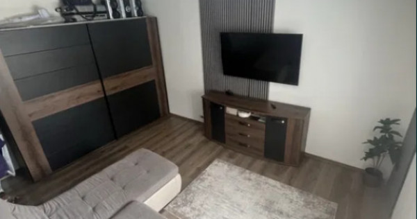 Apartament 3 camere, decomandat - zona Astra