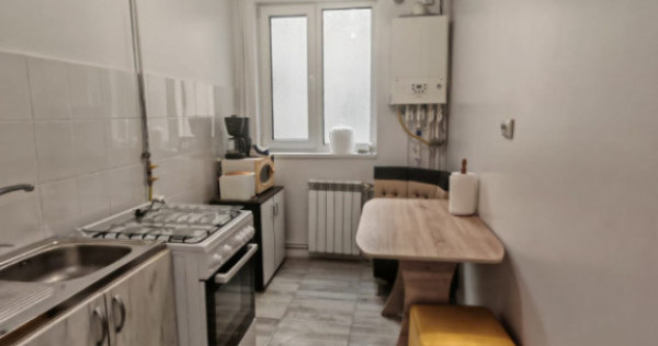 Apartament 3 camere de vanzare in zona Far, Constanta