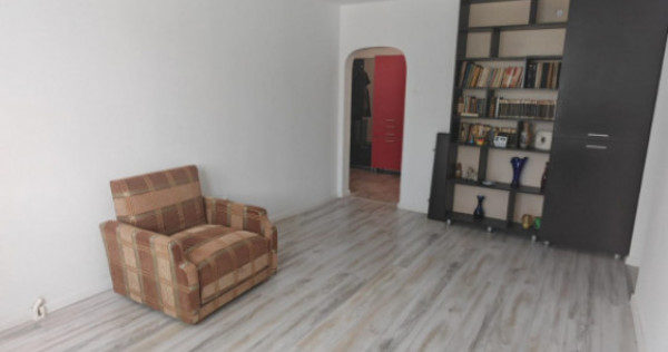 Apartament 3 camere de vanzare in zona Far, Constanta