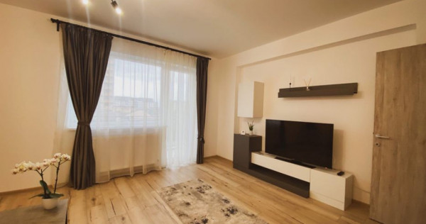 Apartament 3 camere zona Coresi ,parcare,2 gr,164900 Euro