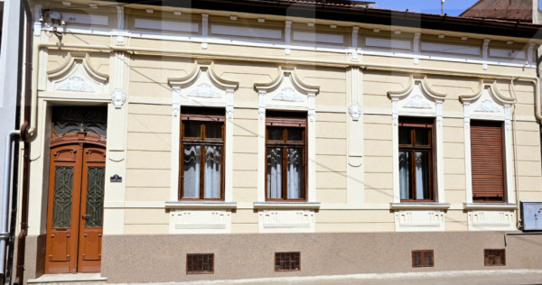 Casă de &icirc;nchiriat &ndash; zonă centrală,complet echipată