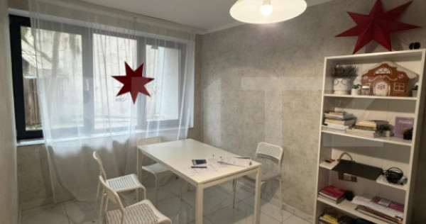 Apartament cu 3 camere, 60 mp, pretabil spatiu comercial, zo