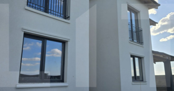 V&acirc;nd duplex Moșnița Veche la asfalt