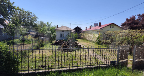 Casă &icirc;n Găești, 3 dormitoare, teren 2000 mp 62000Euro
