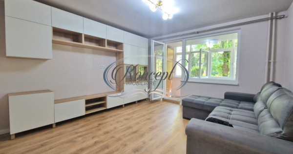 Apartament complet renovat cu garaj in zona Hotel Royal