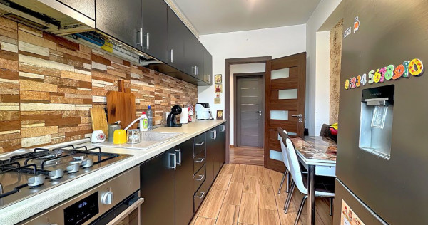 Apartament 3 camere decomandat bucatarie inchisa 2 bai Pa...