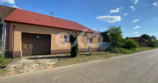 Casă de v&acirc;nzare &icirc;n comuna S&acirc;mbăta, județul Bihor