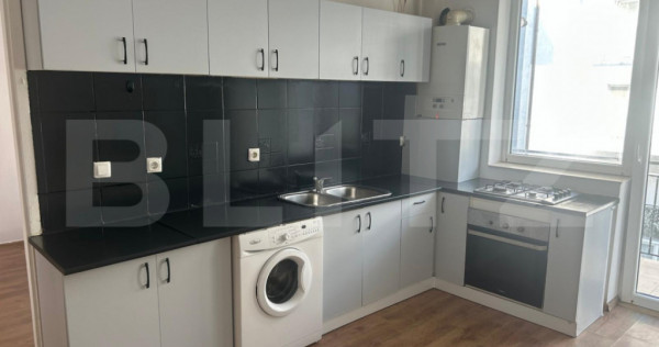 Apartament cu 3 camere, 52 mp cu balcon, zona Stejarului