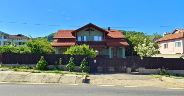 CASA DE INCHIRIAT | Cartier Troianu | Confort, Lumina si Curte proprie
