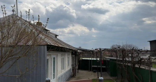 Casă rurală gata de utilizare, teren central - ideal construcție nouă