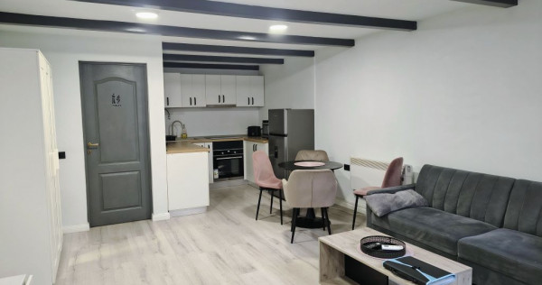 Chirie: apartament ultracentral, 3 camere 450 E neg. Comi...