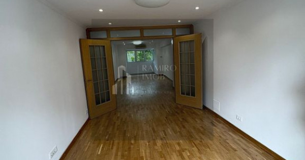 4 camere etaj 1 /450 m METROU UNIRII