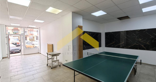 Spatiu comercial de inchiriat centrul orasului Ineu