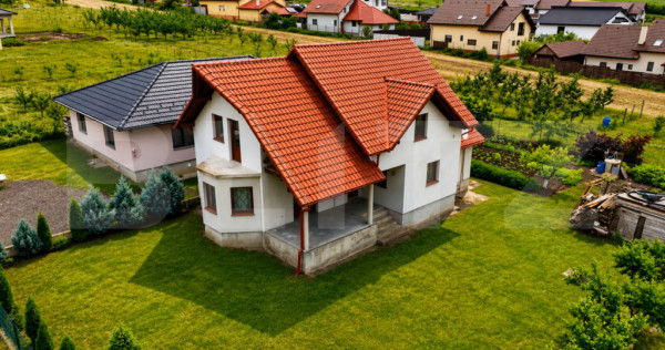 Casa de vanzare semifinisata zona linistita, Reghin