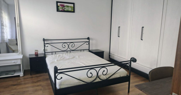 Ultracentral , 2 camere Oradea, 320 E/luna, neg. Comision...