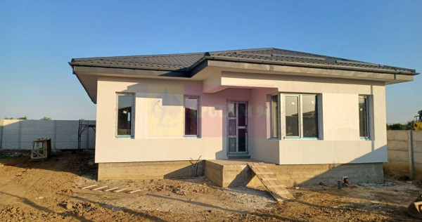 Dragomirești casă parter 4 camere 2 băi, terasă, apă...
