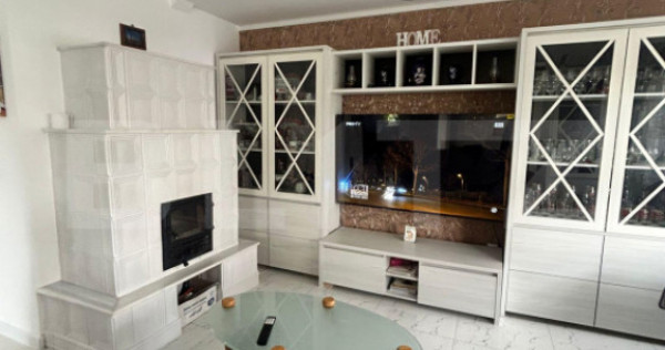 Casa/Vila cu 8 camere, 4 bai - Zarnesti