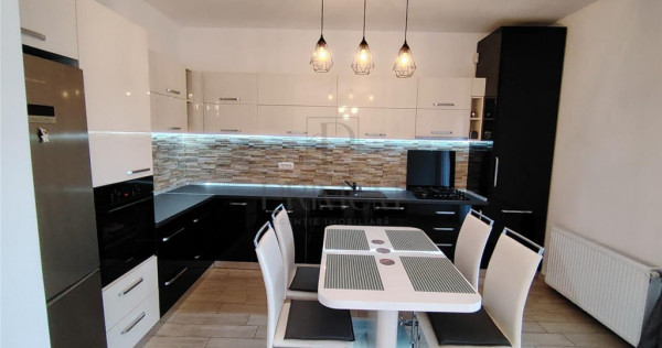 Duplex mobilat utilat - zona excelenta - curte amenajata