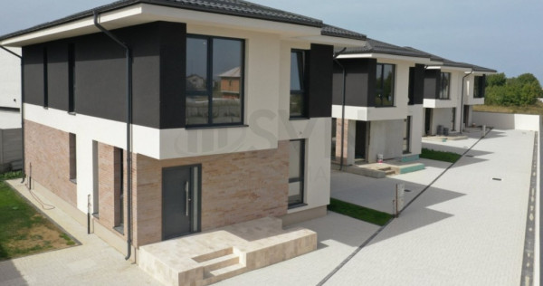 Casa cu 5 camere tip duplex