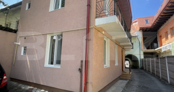 Casă ultracentrală l&acirc;ngă Biserica Evanghelică | 4 camer