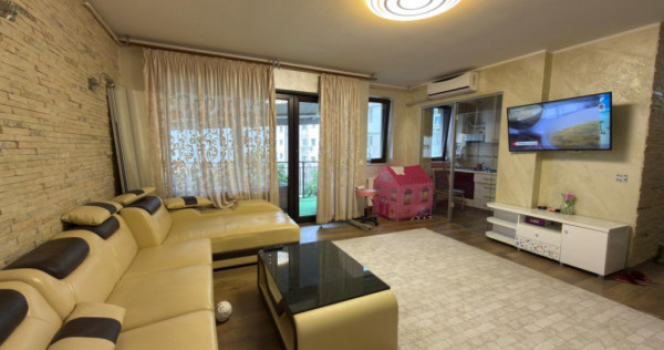 Apartament cu 3 camere, 89 mp, zona 9 Mai