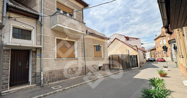 Casa ultracentral in Oradea, strada Postavarului