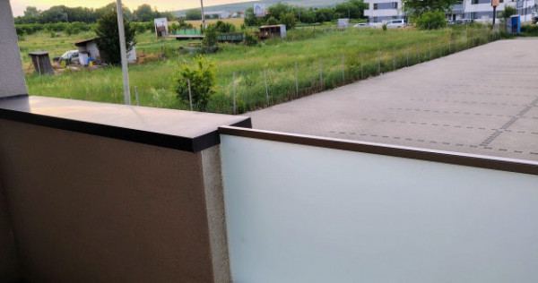Apartament modern 3 camere zona Calea Surii Mici