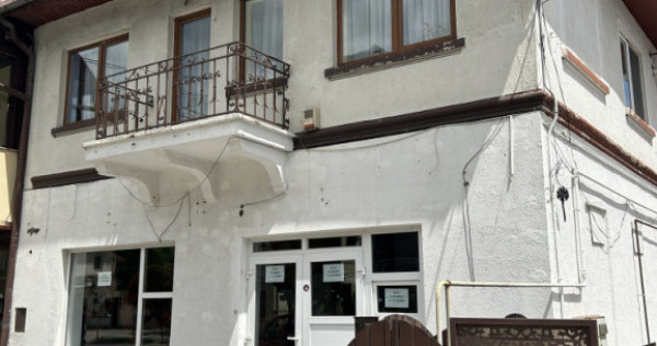 Casă individuală 320 mp, 540 mp teren &ndash; Bușteni, DN1