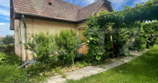 Casa individuala cu 3 camere de inchiriat, 75 mp , Comuna Vi