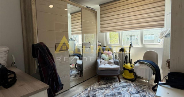 De in EXCLUSIVITATE apartament cu 4 camere decomandat, situ