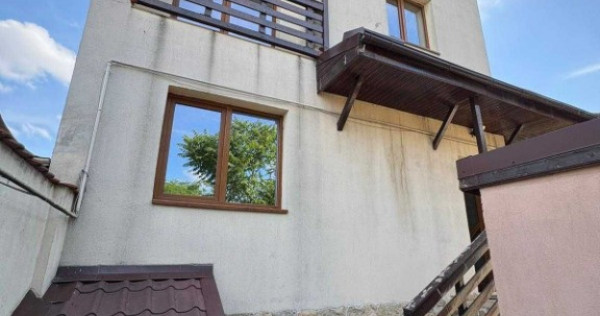 Casa,D+P+2 nivele,Aparatori Patriei,5 minute Metrou.