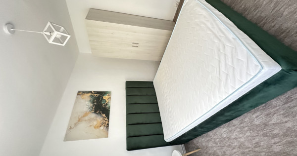 Proprietar inchiriez apartament decomandat 4 camere 2 bai