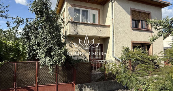 Casa spatioasa de 156mp cu 4 camere, teren de 237mp in Bu...