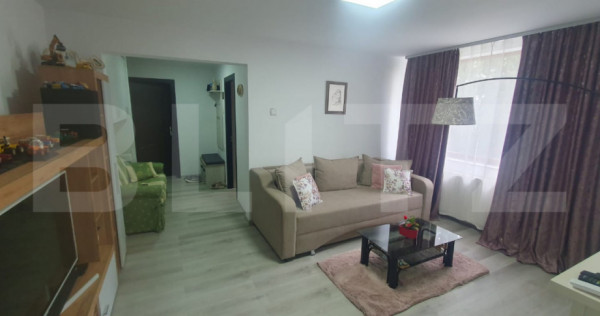 Apartament de vanzare, cu 3 camere, semidecomandat - in Vatr