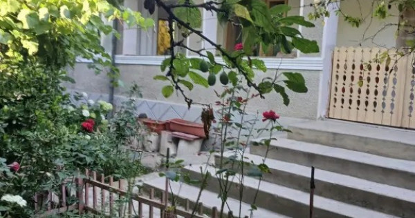Vand casa in Zorleni (langa Barlad)