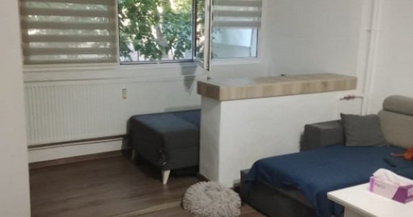 Direct proprietar &ndash; Apartament 3 camere, Pajura &ndash; Locație excelentă