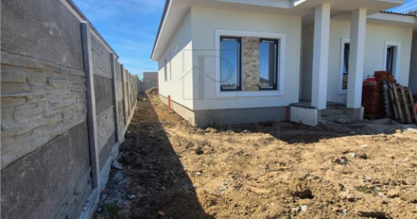 Duplex superb - pe parter - 2 bai - 2 dormitoare - finisaje