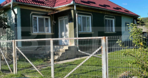 Casa de vanzare, 90 mp, 14 arii de teren, zona Sintereag