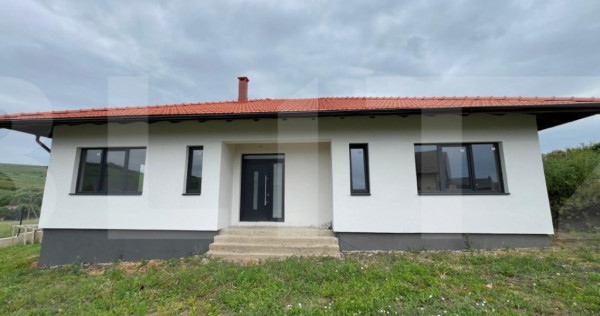 Casă pe un nivel, 150 mp, teren 1112 mp, zona Apahida - Clu