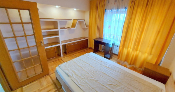 Apartament 3 camere , CENTRAL - ,INDEPENDENTEI UMF