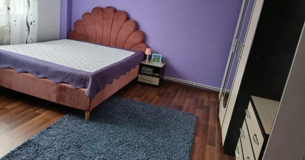 Vand apartament 1 camera str. Rosiorilor