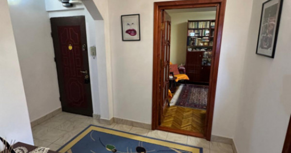 Apartament 3 Camere De Vanzare Tomis Nord - Constanța | 2 B