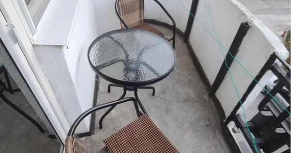 &Icirc;nchiriez apartament 2 camere decomandat etaj 2 Resita