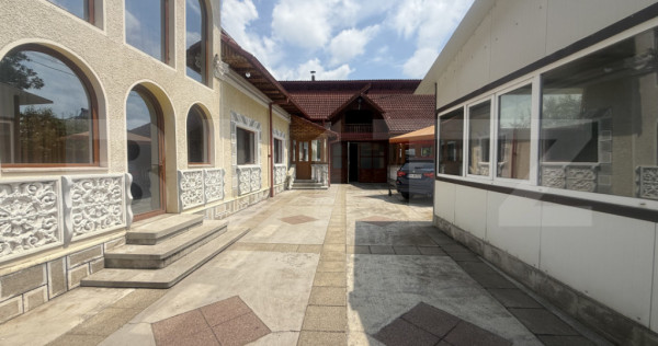 Casă spațioasă, 294 mp, 1.692 mp teren, garaj, terasă ș
