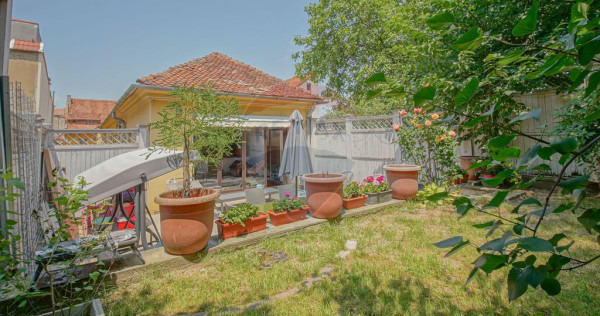 3 camere &icirc;n Centrul Istoric: 90 mp, curte privată și v...